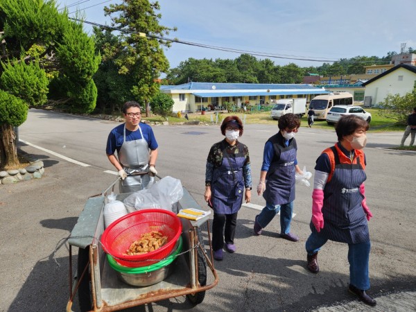 2072962787_681d5d5a3bbbd_17467549062447.