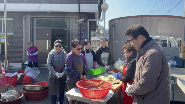 2072962787_681d5d5a52766_17467549063378.