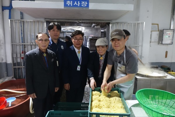 2072962787_681d5d5a54edf_17467549063479.